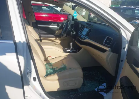 2017 Toyota Highlander Xle z USA, uszkodzony, nr VIN 5TDJZRFH7HS520748